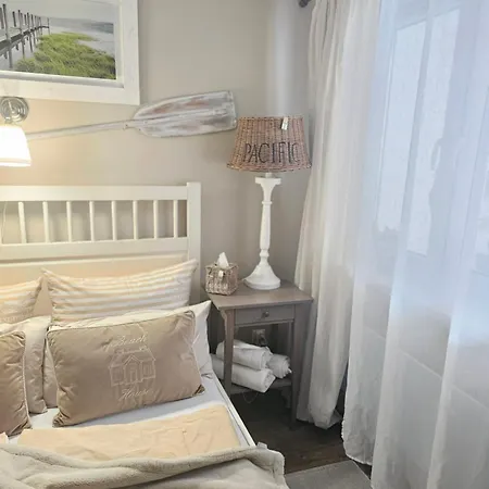 Semesterbostad House *