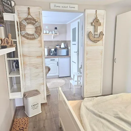 Semesterbostad House *